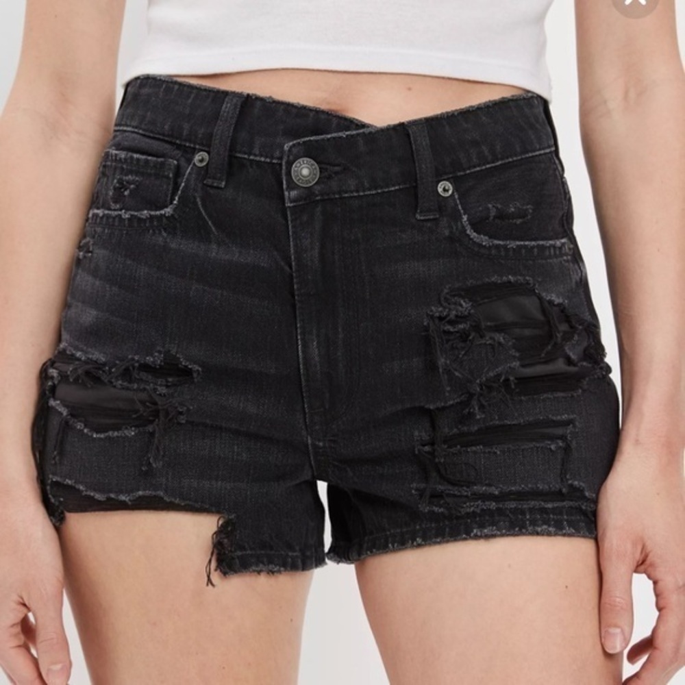 American eagle black destroyed mom shorts. Size 14.